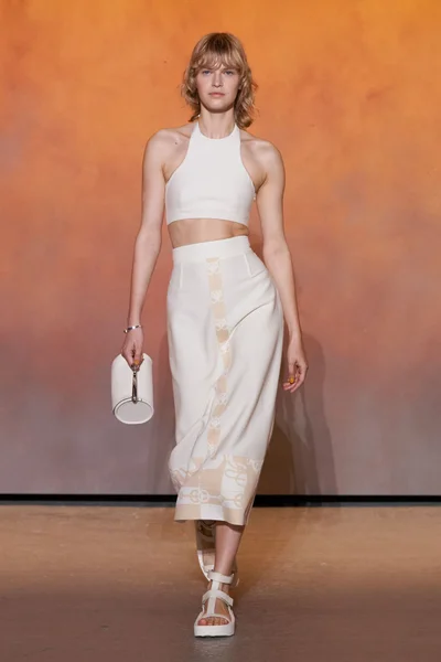 Look 50